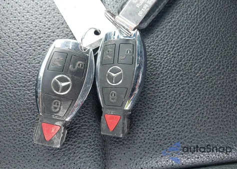 2014 Mercedes-Benz C 300 Sport 4Matic z USA, uszkodzony, nr VIN WDDGF8AB1EA964917